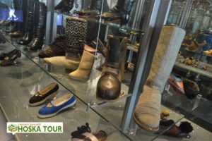 Expozice obuvi v Baťově institutu