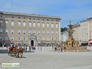 Rezidenční náměstí v Salzburgu