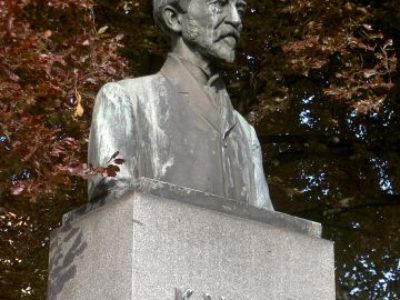 Busta Karla Václava Raise