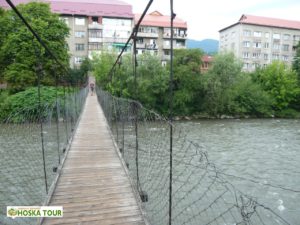 Zavěšený most v městě Rachově přes Tisu