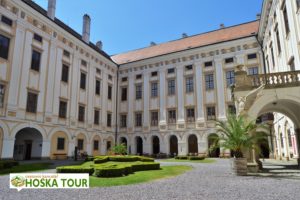 Nádvoří Arcibiskupského zámku v Kroměříži