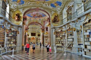 Největší klášterní knihovna na světě