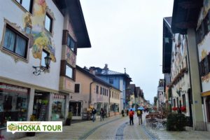 89. Hlavní ulice v Garmisch-Partenkirchen
