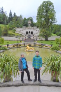 Turistika v okolí Zugspitze - zahrady zámku Linderhof
