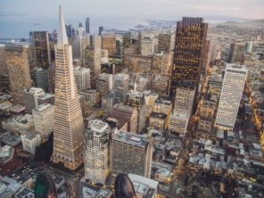 San Francisco - Financial district s mrakodrapem Transamerica Pyramid