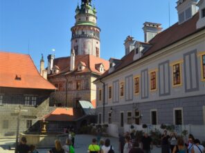 Český Krumlov - dolní nádvoří zámku