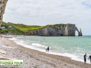 Útesy u městěčka Étretat - poznávací zájezdy do Francie