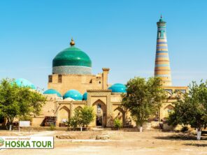 Mešita ve městě Khiva - poznávací zájezdy do Uzbekistánu