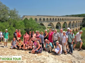 S aquaduktem Pont du Gard - poznávací zájezdy do Francie