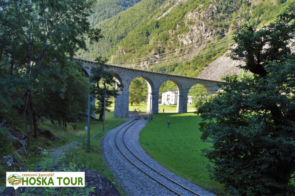 Spirálový most na trase vlaku Bernina Express