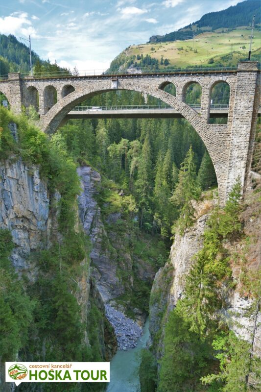 Viadukt Solis a řeka Albula - Krásy Švýcarska