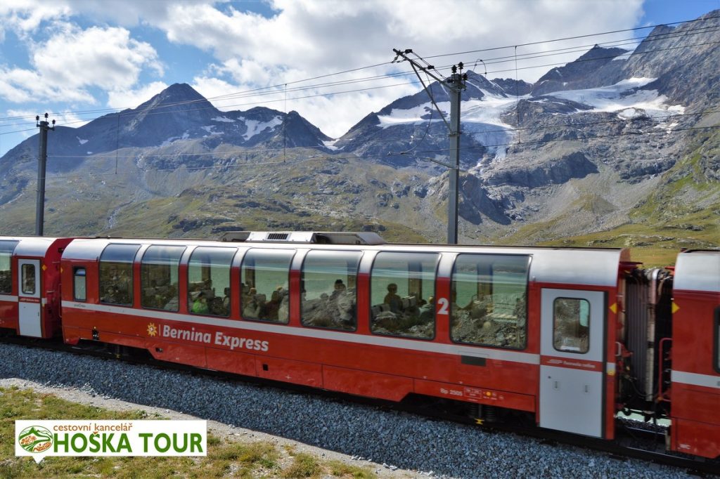 Vlak Bernina Express - poznávací zájezdy do Švýcarska
