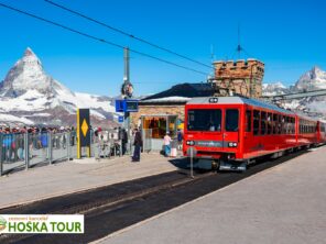 Vlak na železnici Gornergrat Bahn v Zermattu - poznávací zájezdy do Švýcarska