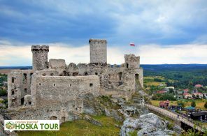 Zřícenina hradu Ogrodzieniec - poznávací zájezd do Polska